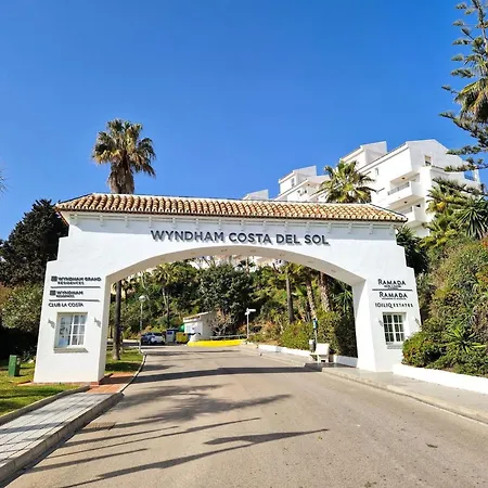 Sea View In Wyndham Close To *